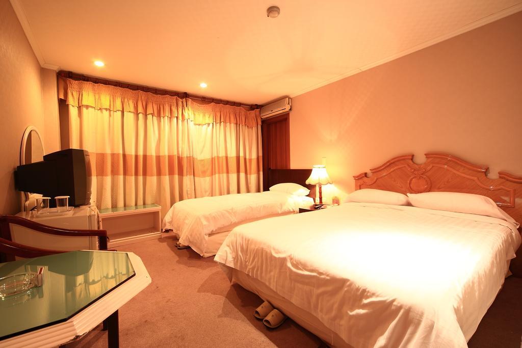 Lake Hills Hotel Songnisan Boeun ห้อง รูปภาพ