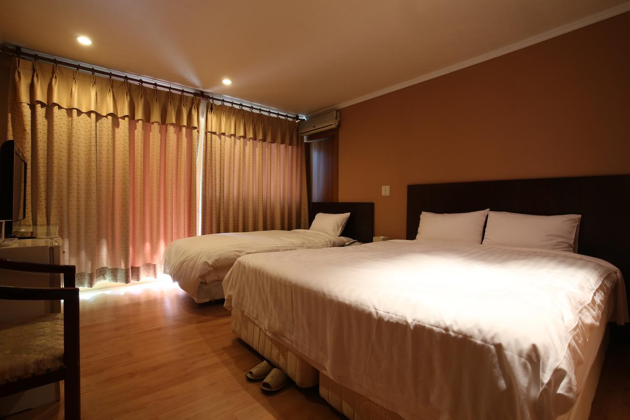 Lake Hills Hotel Songnisan Boeun ภายนอก รูปภาพ