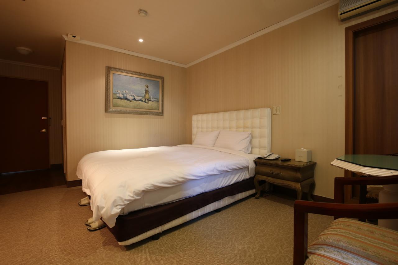 Lake Hills Hotel Songnisan Boeun ภายนอก รูปภาพ