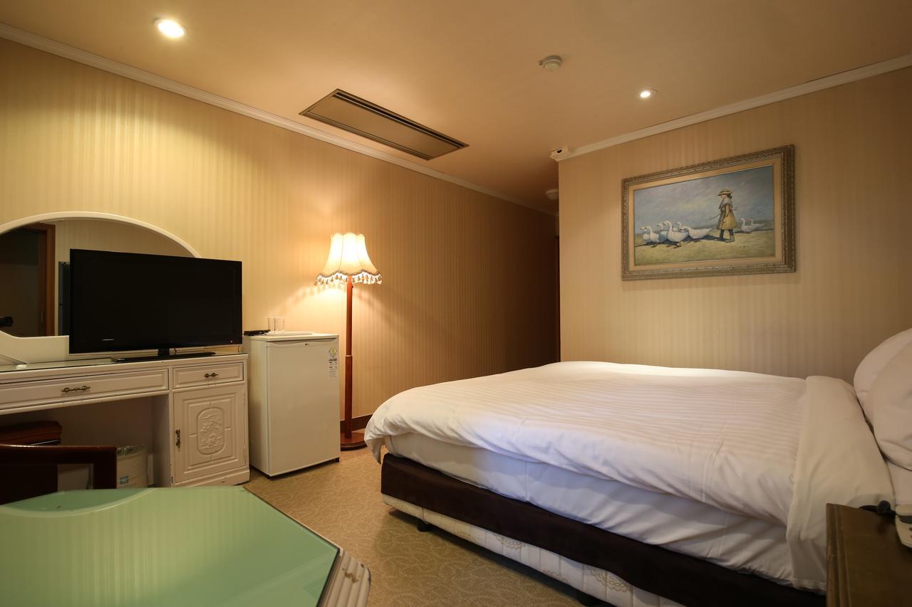 Lake Hills Hotel Songnisan Boeun ภายนอก รูปภาพ