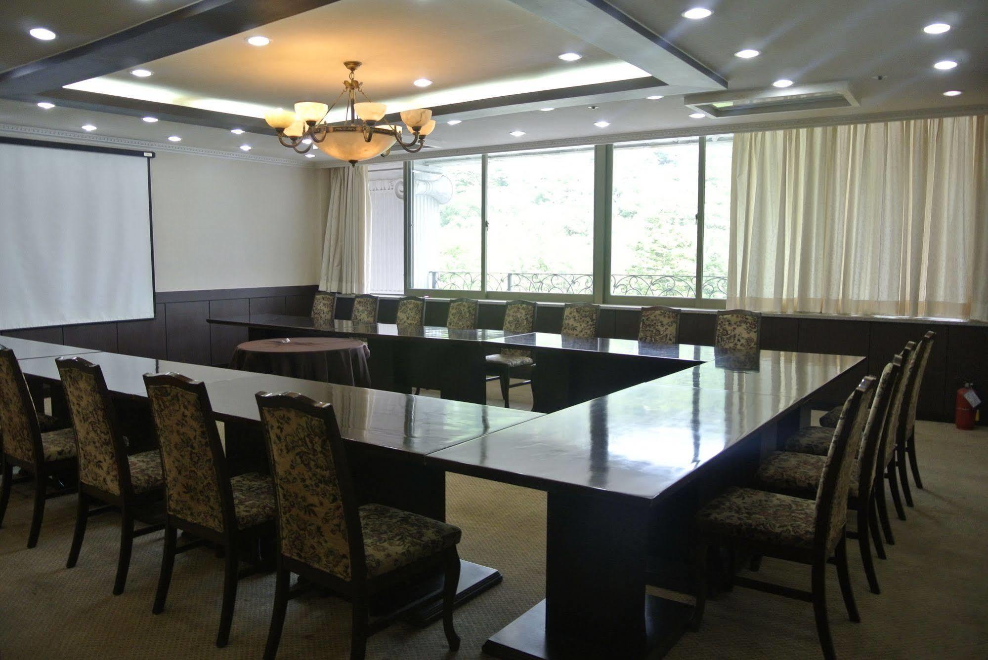 Lake Hills Hotel Songnisan Boeun ภายนอก รูปภาพ
